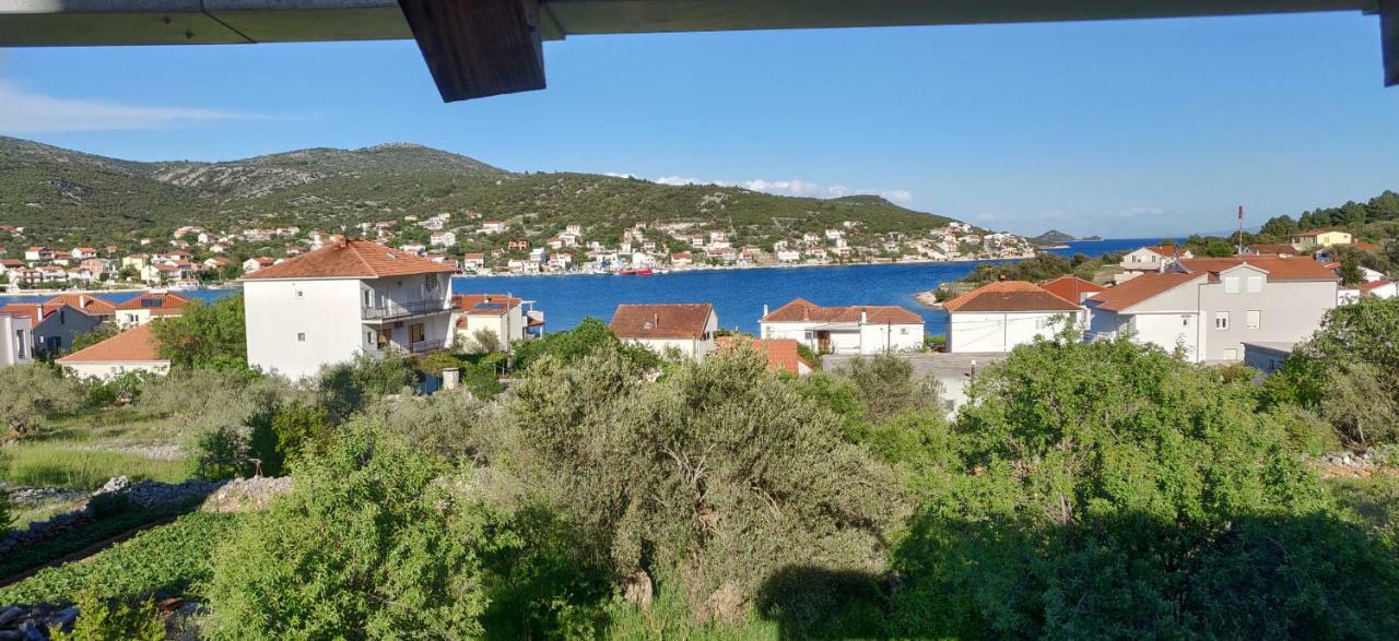 Guest House Maslina Vinišće Εξωτερικό φωτογραφία